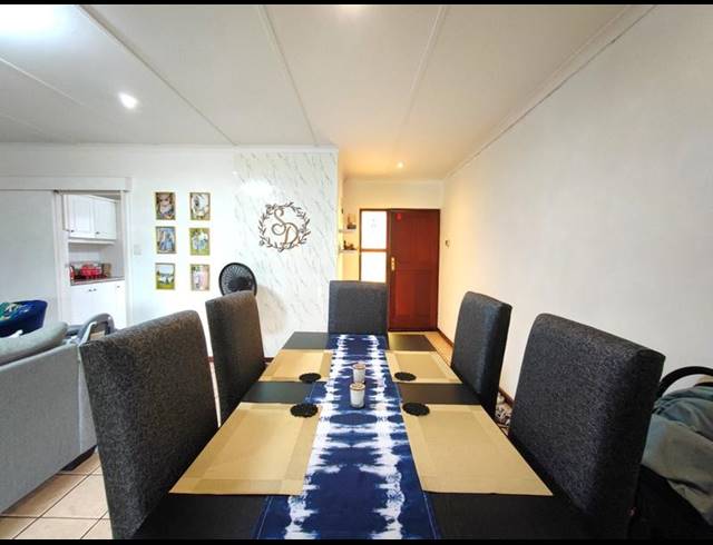 3 BEDROOM TOWNHOUSE FOR SALE IN HAYFIELDS